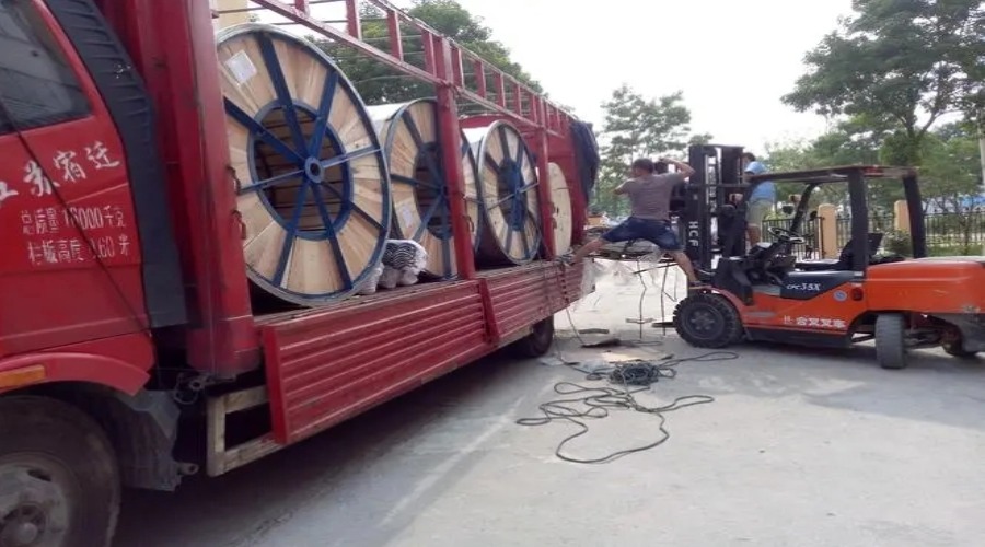 電纜整車(chē)運(yùn)輸